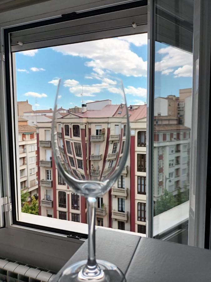 La Puerta Al Centro De Logrono Vino Crianza Y Desayuno Incluidos Appartamento Esterno foto