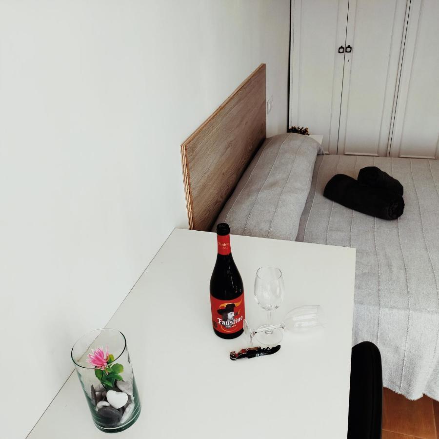 La Puerta Al Centro De Logrono Vino Crianza Y Desayuno Incluidos Appartamento Esterno foto